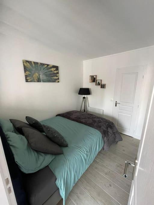 Appartement 1 Chambre Proche Gare Et Centre Ville ポワシー エクステリア 写真